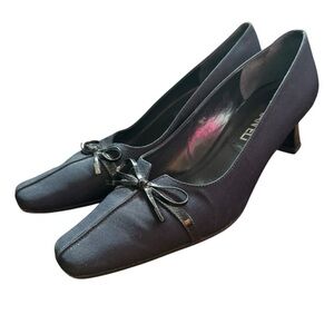 VANELi Dark Navy Satin Square Toe Low Black Heels with Bow Detail Size 6M
